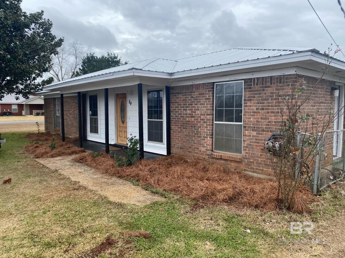 Foto principal - 84 Steele Ln