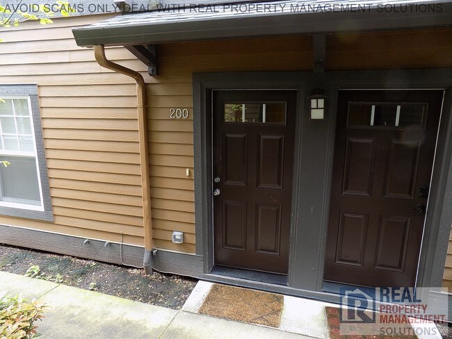 Building Photo - 1190 SW 170th Ave