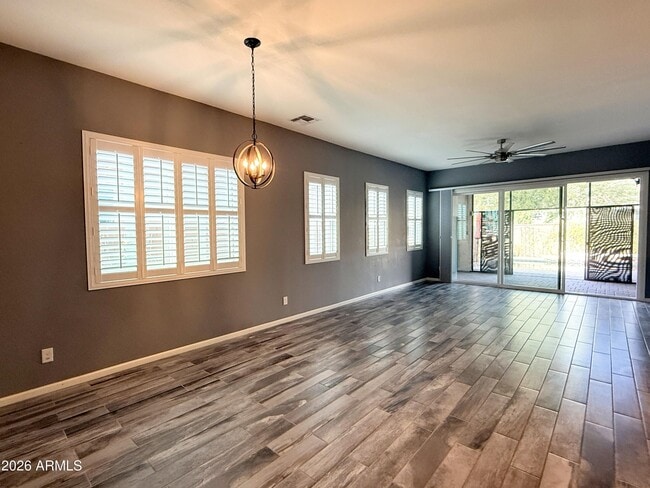 Foto del edificio - 20618 W Edgemont Ave