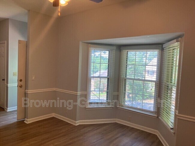 Building Photo - 1034 Pleasant View Dr