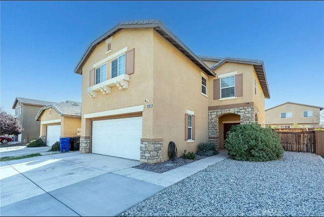 Building Photo - 14389 Moon Valley St