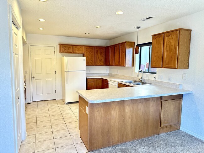 Foto del edificio - 3032 W Easterday Ln