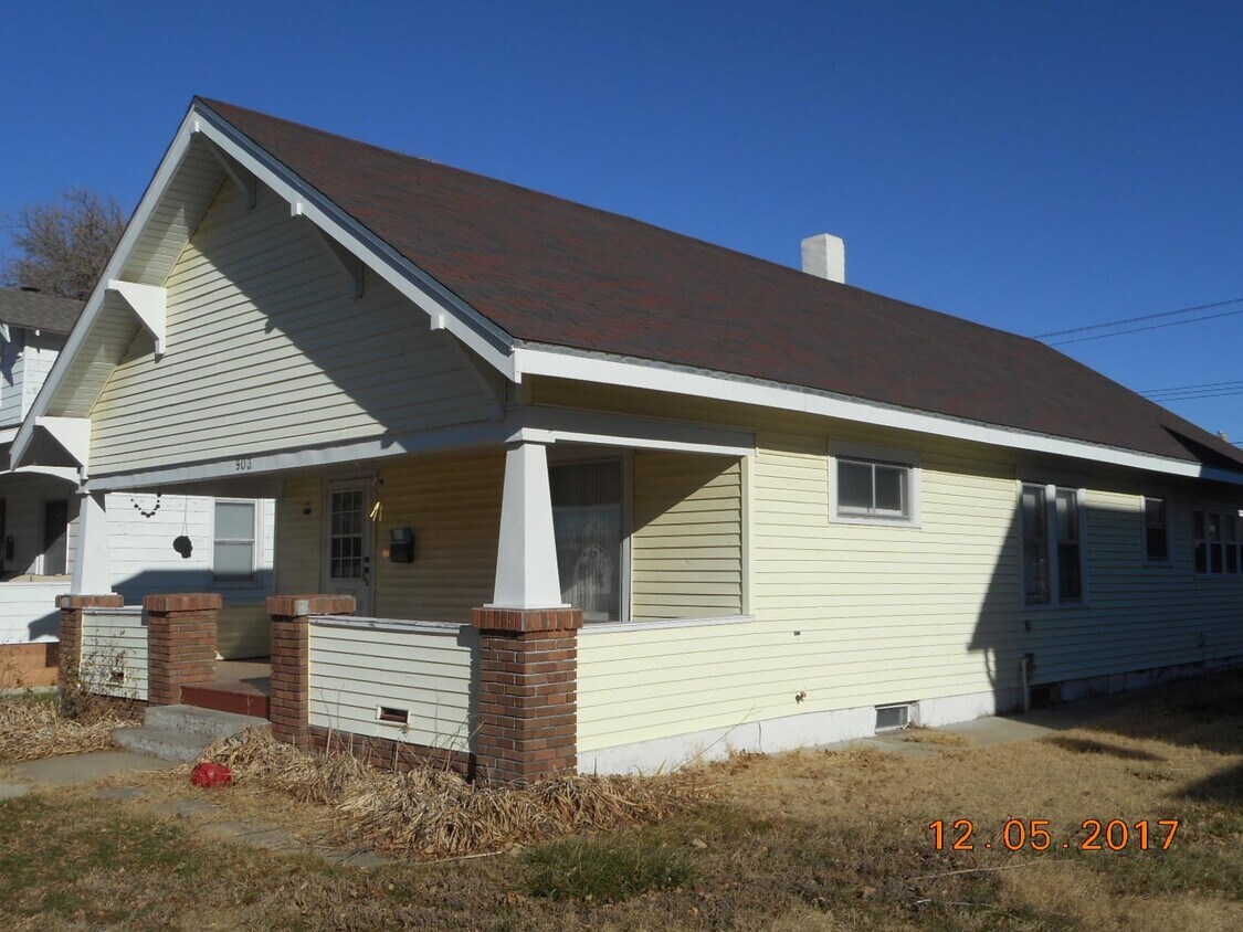 Foto principal - 903 W 1st St
