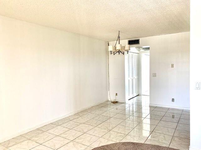 Building Photo - 4071 Yarmouth E