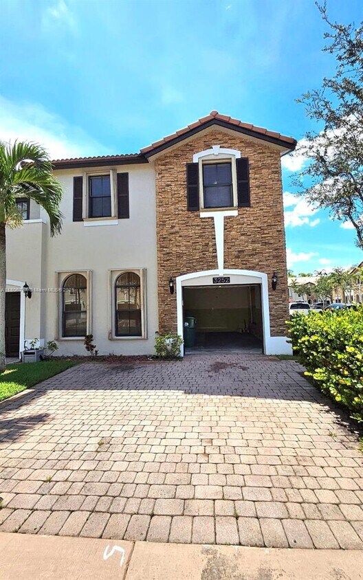 Primary Photo - 3252 NW 103rd Pl