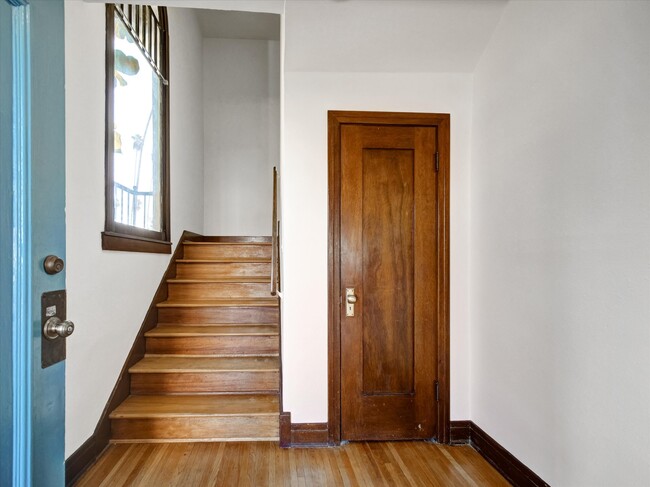 Foto del edificio - 243 N Berendo St