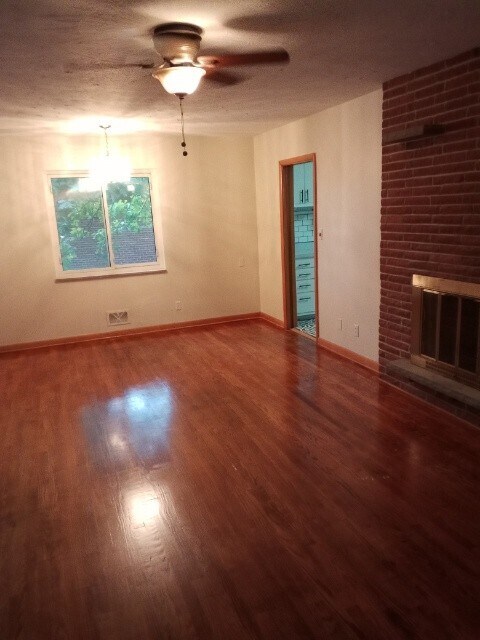 Foto del edificio - 690 Gordon Dr