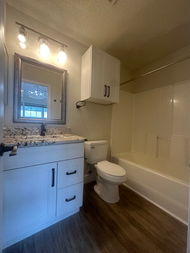 Bathroom 2 - 1238 Shoebridge Dr