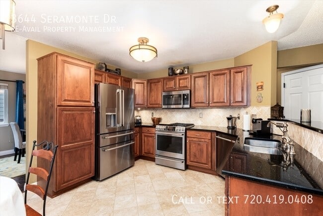 Building Photo - 3644 Seramonte Dr