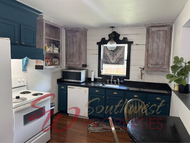 Foto del edificio - Charming 3 bedroom 2 bath!