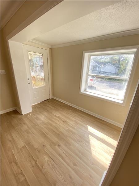 Building Photo - 1308 Golden St