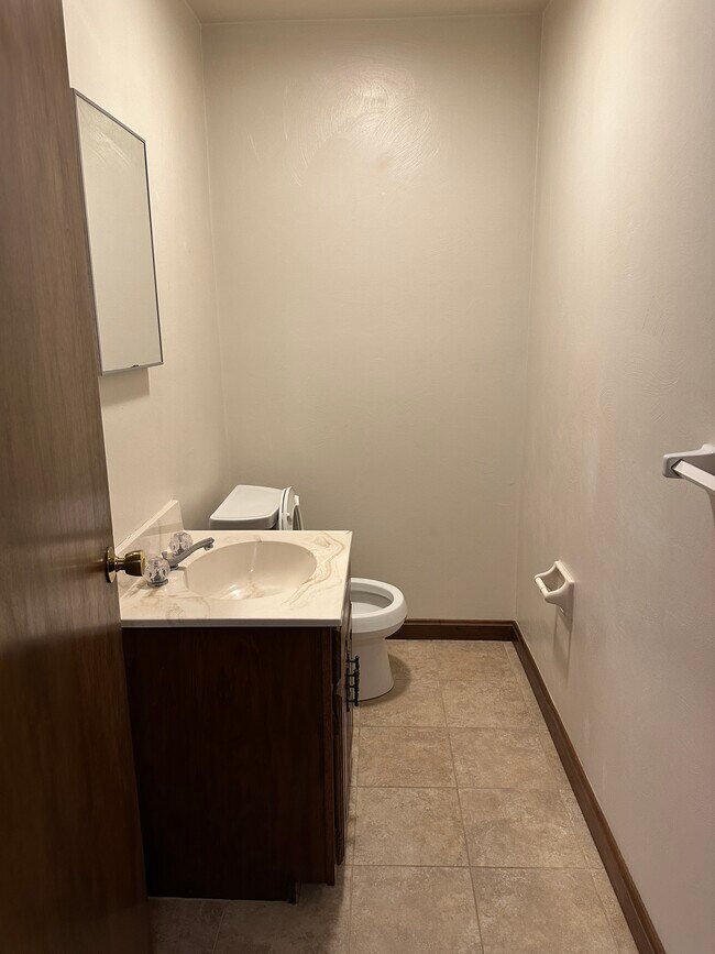 Foto del edificio - 3169 W 40th St