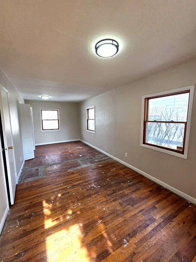 Foto del edificio - 14315 Ledgewood Ave