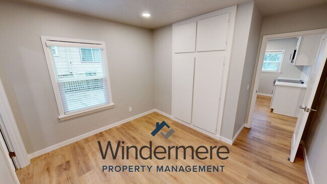 Building Photo - McAul212