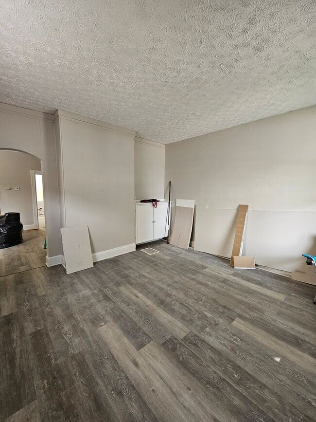 Building Photo - 6710 Vine St