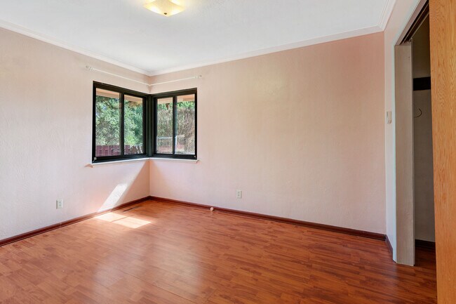 Bedroom - 90 Skyway Ln