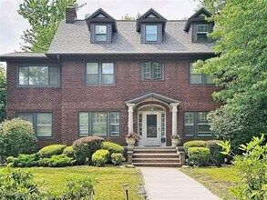 Building Photo - 2501 Euclid Heights Blvd