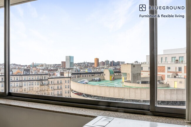 Foto del edificio - 221 Massachusetts Ave