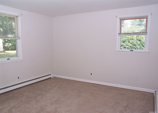 Building Photo - 38 Oak St