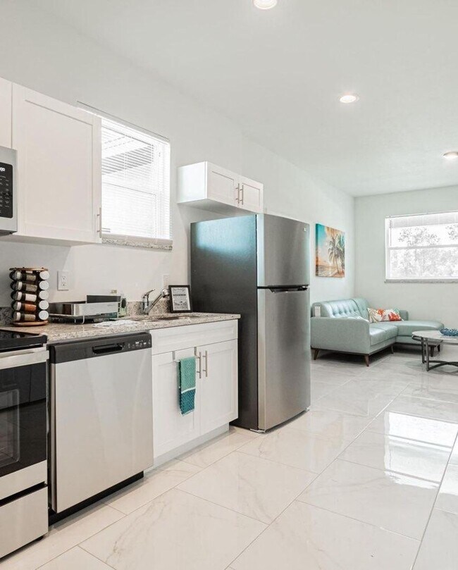 Foto del edificio - Great Location in Lehigh Acres, 3/2/1 in G...