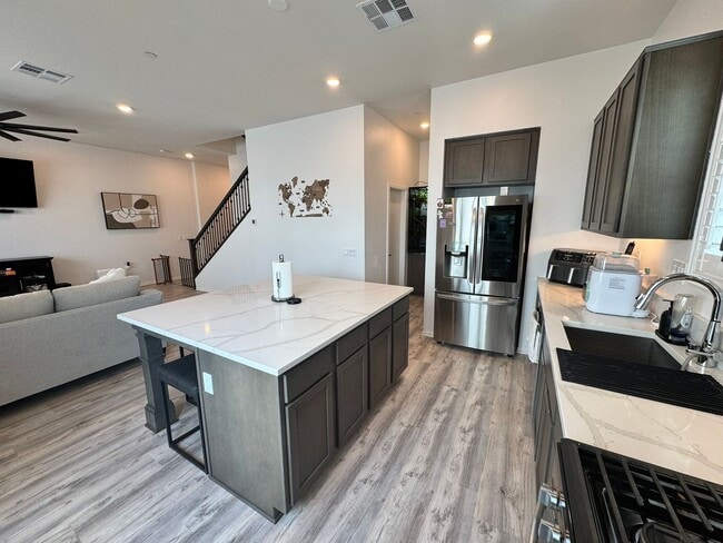 Foto del edificio - Modern 2 Bedroom, 2.5 Bathroom Condo in Pr...