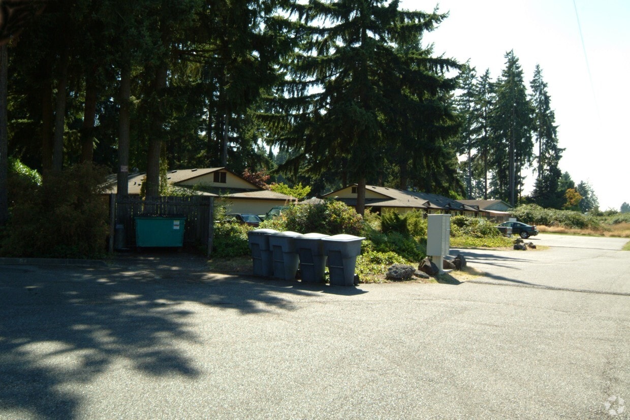 Foto del edificio - Forest Hills Apartments