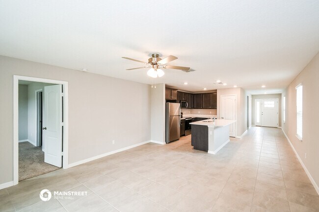 Building Photo - 15443 Woodbury Dr