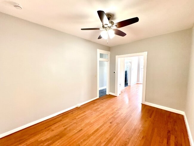 Foto del edificio - 2507 W Fayette St