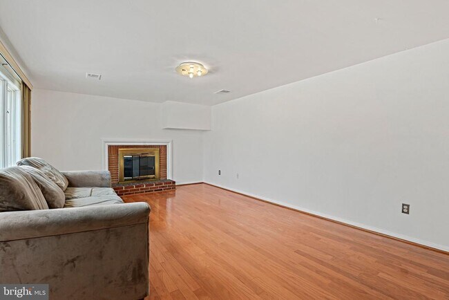 Foto del edificio - 6713 Old Chesterbrook Rd