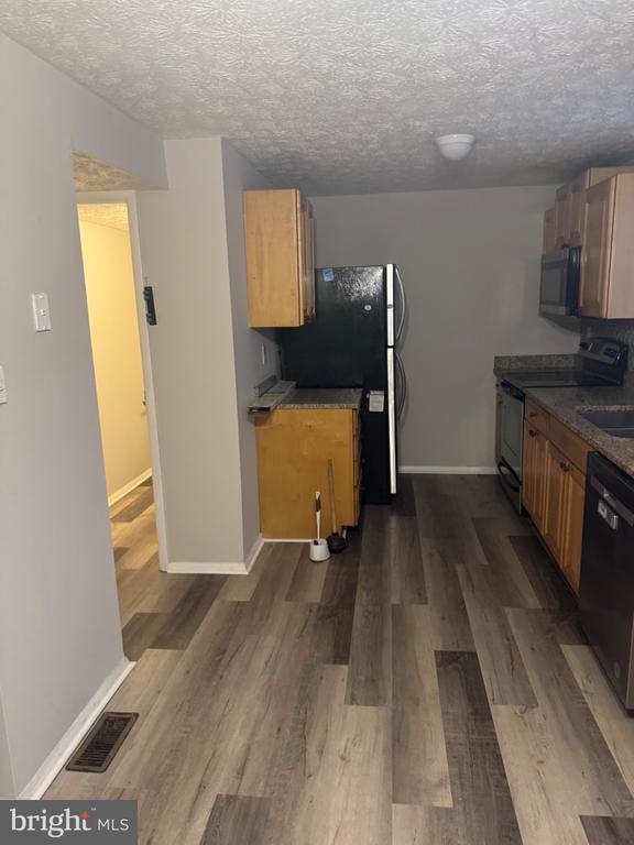 Foto del edificio - 1404 Elm Grove Cir