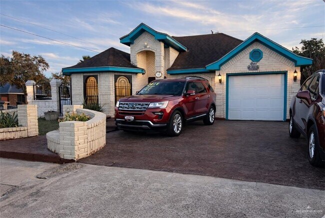 Foto del edificio - 8 Lucille Ave