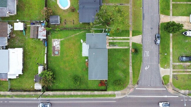 Foto del edificio - 7420 Langford Way