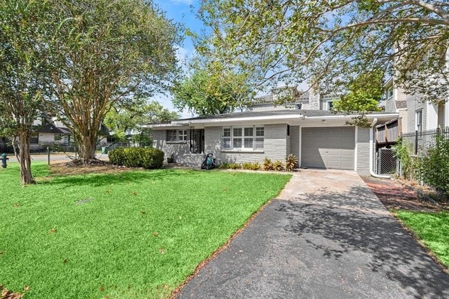 Building Photo - 1801 Oxford St