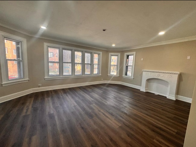 Building Photo - 8010 S Phillips Ave