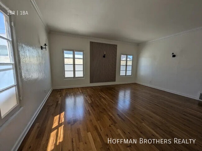 Foto del edificio - 1177 N Ardmore Ave