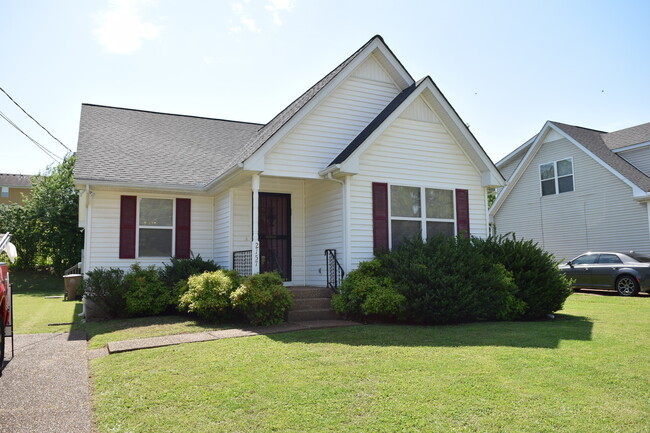 Wonderful 3 Bedroom 2 Bath Home Now Available! - Wonderful 3 Bedroom 2 Bath Home Now Available!