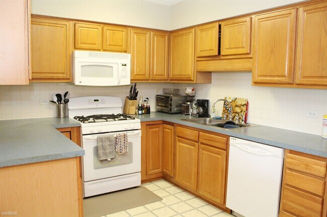 Foto del edificio - 5555 N Cumberland Ave