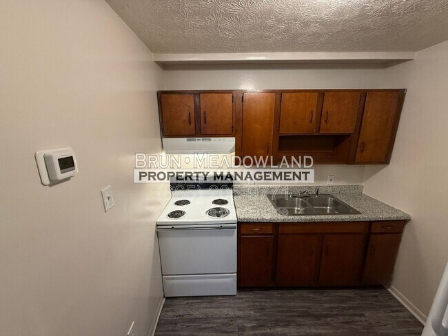 Foto del edificio - 3216 Garden Dr