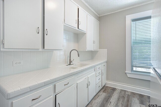 Foto del edificio - 517 S Bolton St