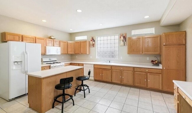 Photo - 6347 Utica Ct House