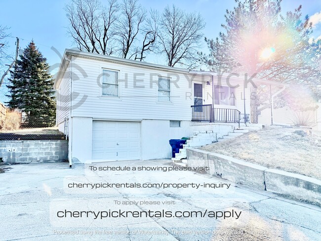 Building Photo - 7201 S 22nd St