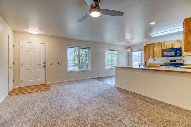 Building Photo - 1923 NE Derek Dr