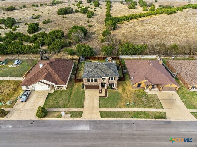 Foto del edificio - 4103 Dewitt County Ct