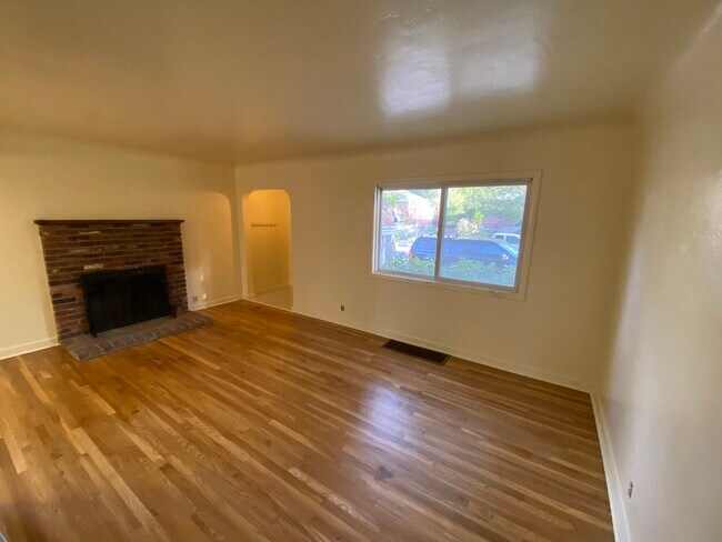 Living Room - 245 W Pueblo St