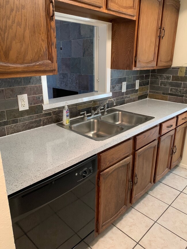 Building Photo - 421 San Mateo Dr