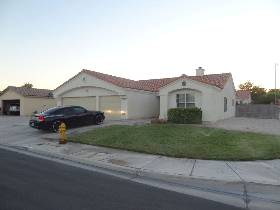 Foto principal - GREAT & AMAZING 4 BEDROOM 2 BATHROOM HOUSE!