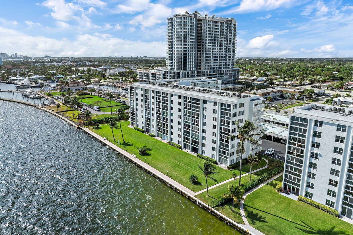 Foto principal - 301 Lake Shore Dr