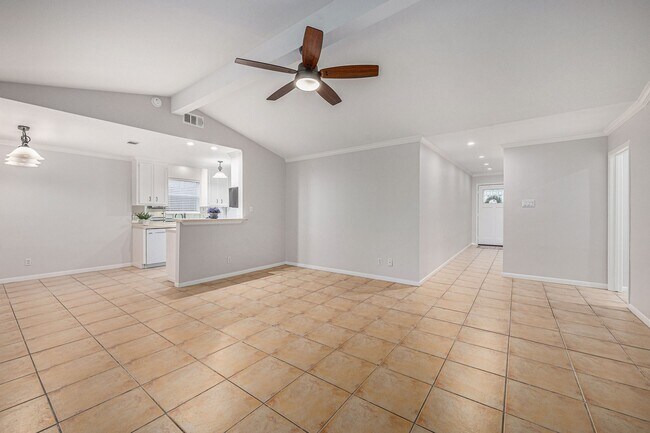 Foto del edificio - 5511 Loch Lomond Dr