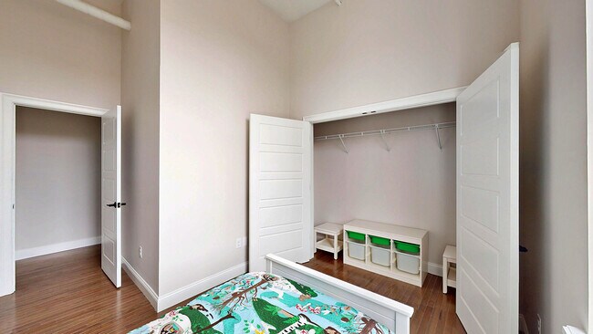 Foto del edificio - Reid & Hughes