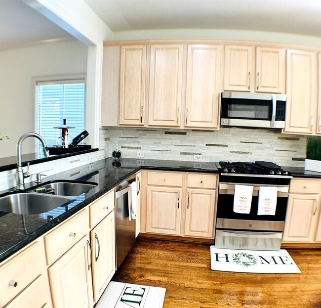 Building Photo - 913 Birdsall St